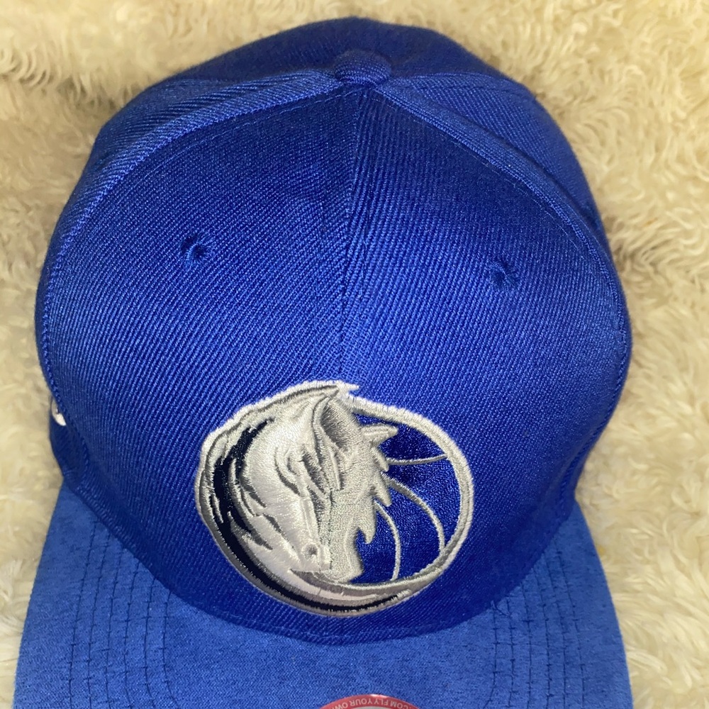 MAVS adjustable cap hat - Picture 2 of 7